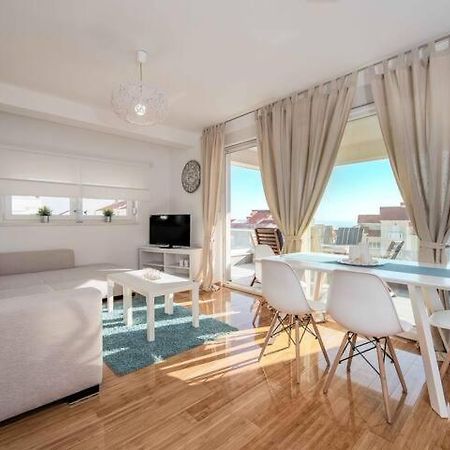 Blue sky, modern sea view apartment Novalja Exteriör bild