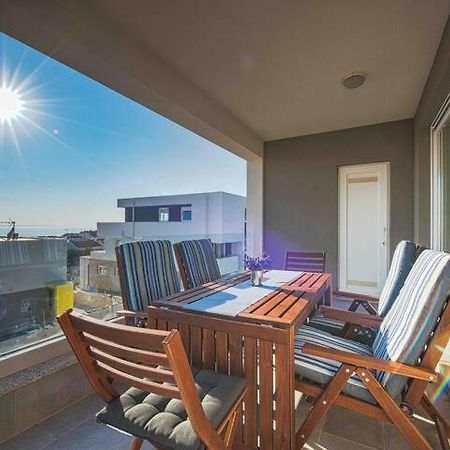 Blue sky, modern sea view apartment Novalja Exteriör bild