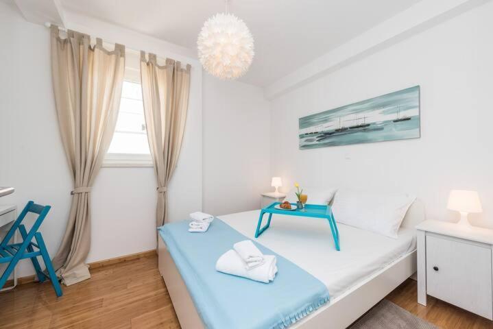 Blue sky, modern sea view apartment Novalja Exteriör bild