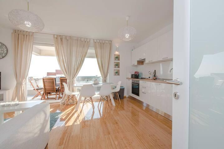 Blue sky, modern sea view apartment Novalja Exteriör bild